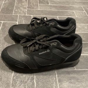 Mens all black Reebok sz 7.5
